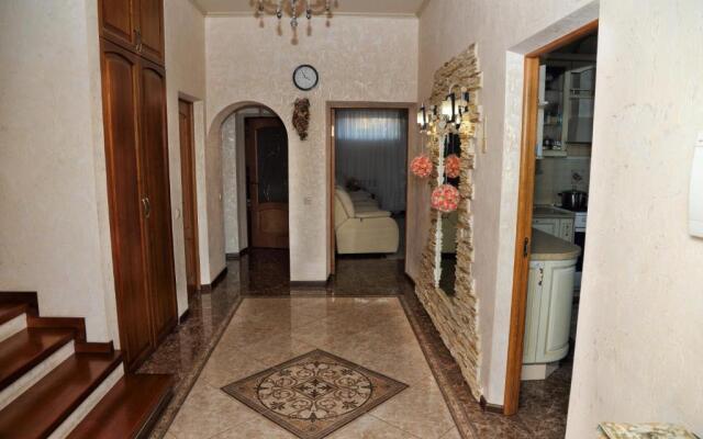 L'yuis Rostov Na Donu Guest House