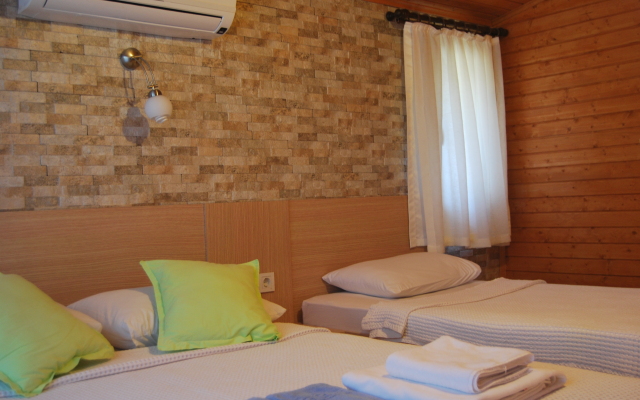Nuri's Beach Bungalow