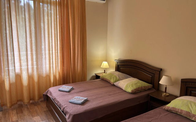 Otdyih V Loo Guest House