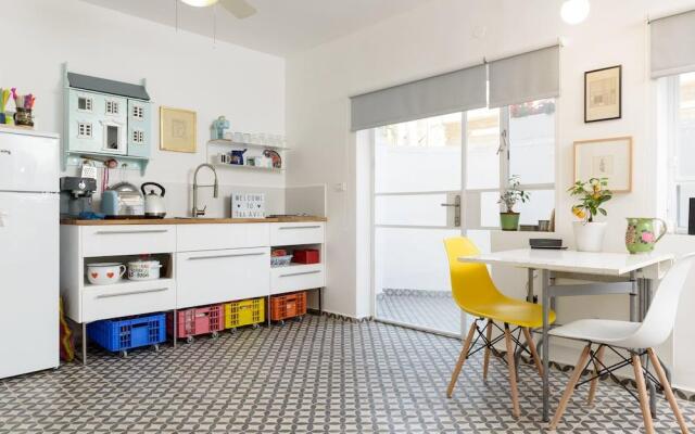 Vintage & Chic With Patio By Feelhome Apartments