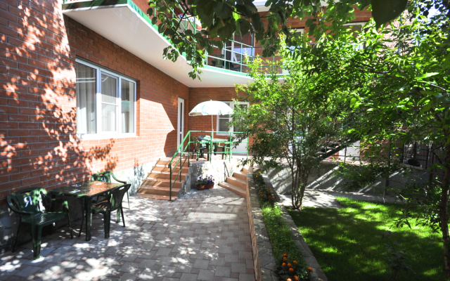 Family House Tes Guest House