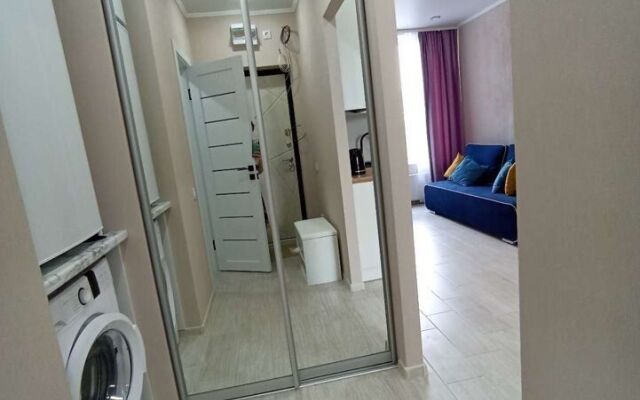 2 Na Bekhtereva 2B Flat