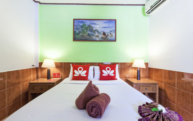 ZEN Rooms Chaloemprakiat Patong Hotel