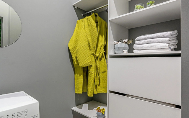 Апартаменты 2 Космонавтов 108Е