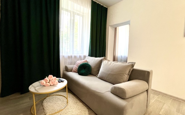 Апартаменты Центр, Апартаменты с камином и огромной ванной