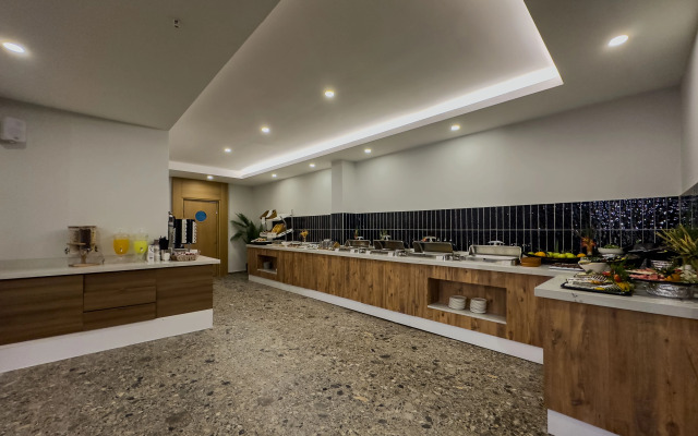 Отель Leaf River Suites