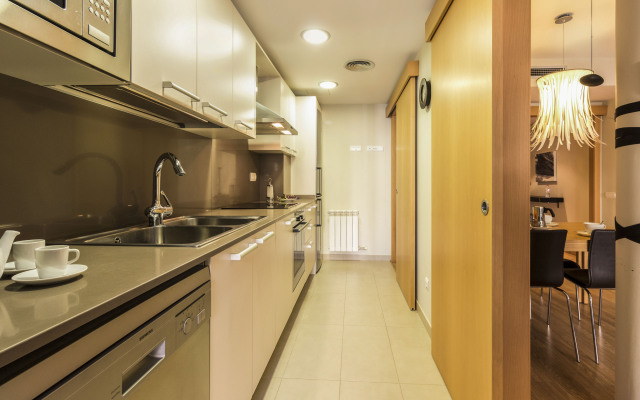 Elcano Apartments