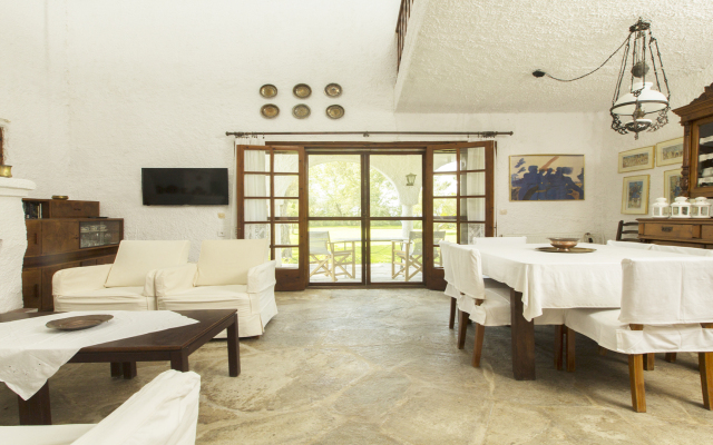 Greenlea Beachfront Spathies Villa