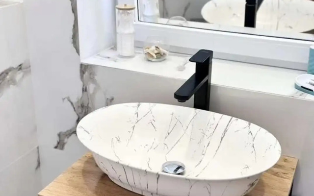 Uyutnaya Studiya v Shagovoy Blizosti k Moryu Flat