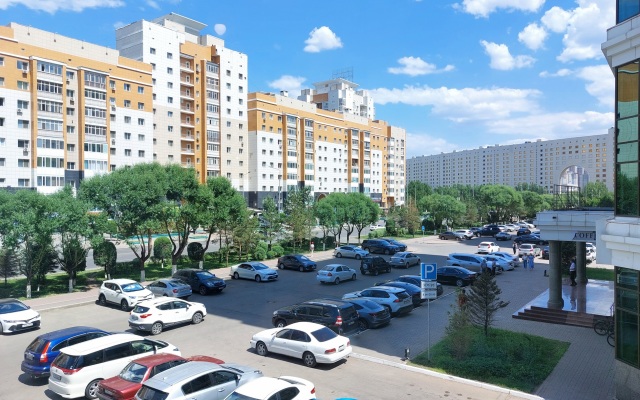 Space Apart Astana S3B - uyutnaya studiya u monumenta Baiterek Apartments