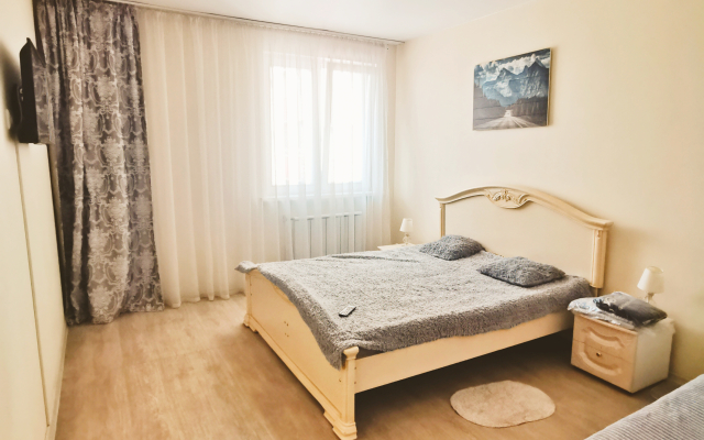 Na Alekseeva s Vidom na Gorod Flat