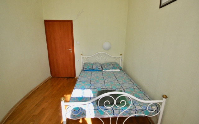Na Polikurovskoy Ulitse 1 Apartments