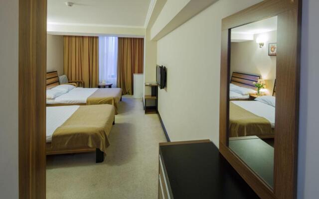 Nairi Hotel