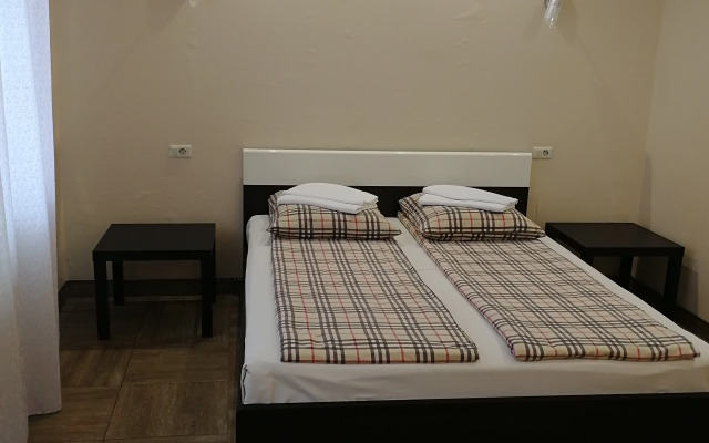 Dach-Khaus Guest House