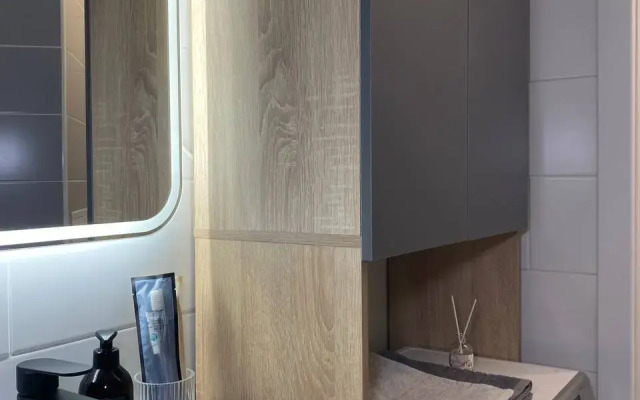 Uyutnaya Studiya V Zelyonom Rayone Apartment