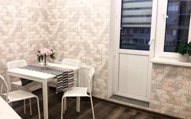 Lyuks U Stantsii Perlovskaya Flat
