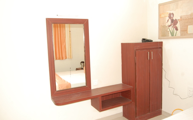 Отель Parth Executive