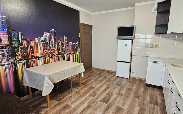 Trekhkomnatnye Na Yemlyutina Flat