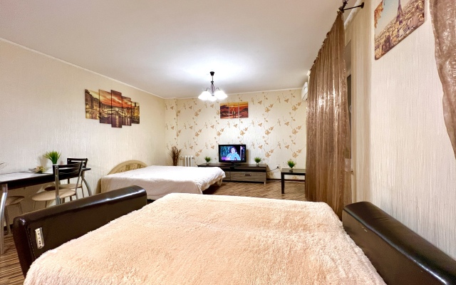 Апартаменты двухкомнатные на Карбышева 61Б (рядом с ТЦ Космопорт)