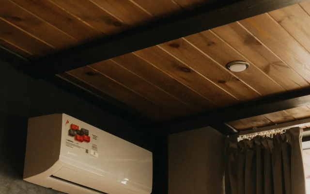 S potryasayuschim vidom na Solnechnoy Doline Apartments