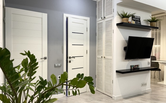 White Cozy Home Flat