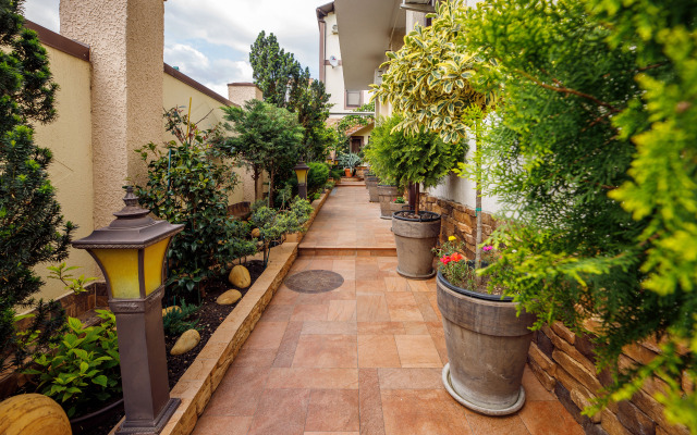 Loris Guest House