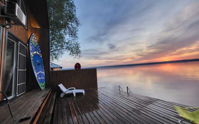 Na Ulitse Poluostrov Malenkiy Private house