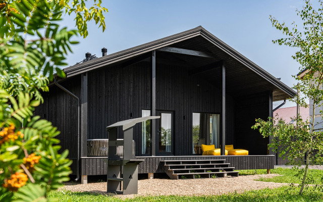 Частный дом с горячим джакузи на террасе