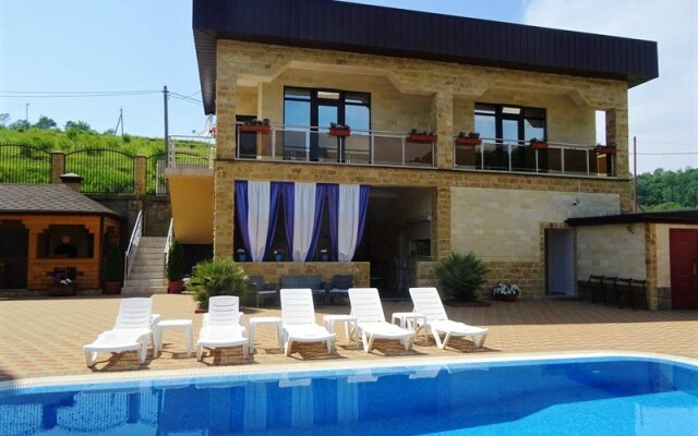Zolotoy Lev Guest House