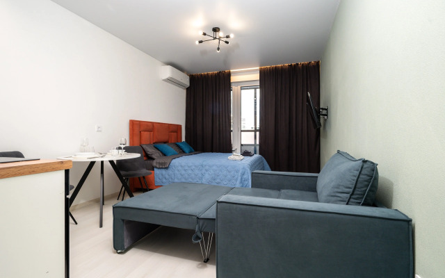 Stilnaya Studiya S Novym Remontom Flat