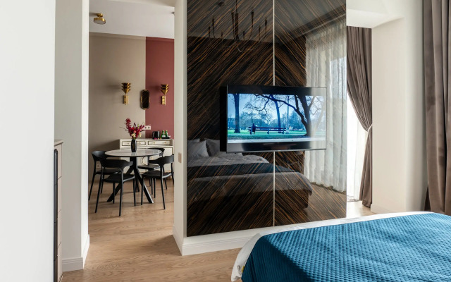 Look&Feel Aristocrat Apartments