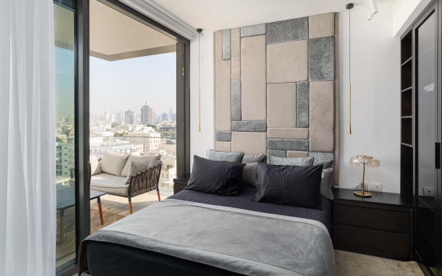 High End & City View by FeelHome