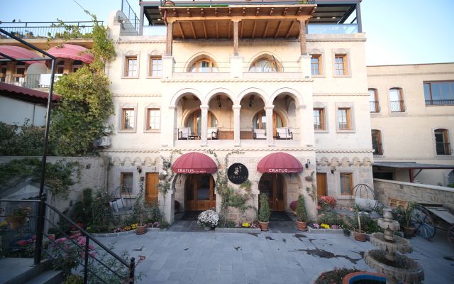 Cratus Stone Palace Hotel
