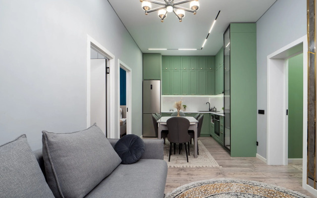 Апартаменты Трехкомнатные стильные возле Меги