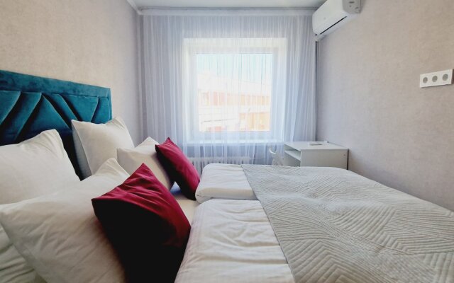 Dvuhkomnatnye v Centre, CHernyahovskogo 20, Kolibri#20 Apartments