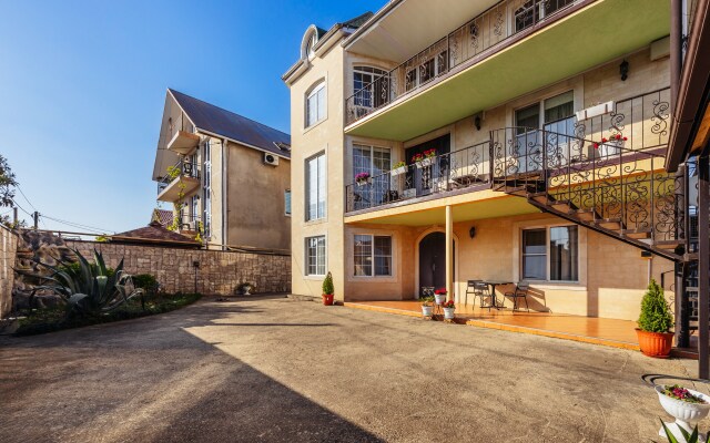 V Siriuse Guest House