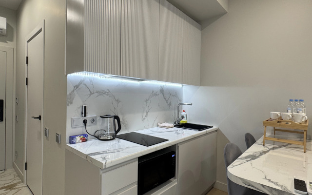 S Pryamym Vidom na More Apartments