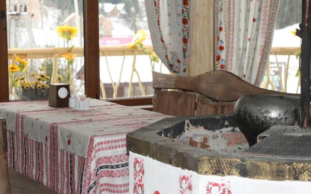 Mykola Shtefuriak Hotel