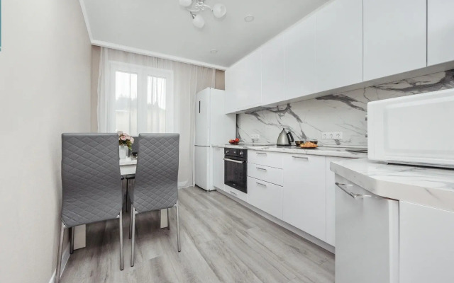 Dvukhkomnatnaya S Balkonom I Vidom Na More Flat