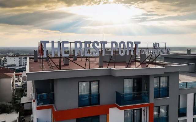 Отель The Rest Port ND Downtown