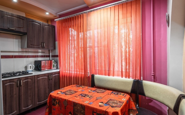 Uyutnaya Kvartira S Novym Remontom Apartments