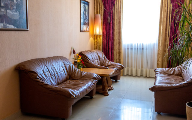Saratovskaya Hotel