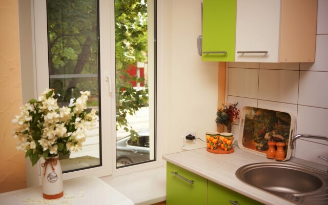 Studiya v istoricheskom tsentre Taganroga na Frunze Flat