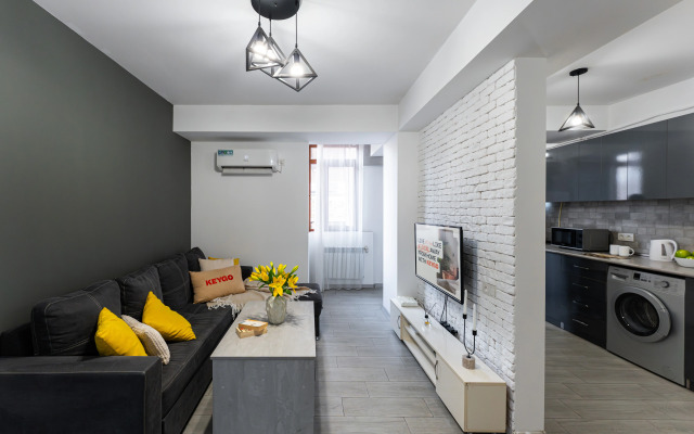 KeyGo #0127, 2 Bedroom, City Center Apartments