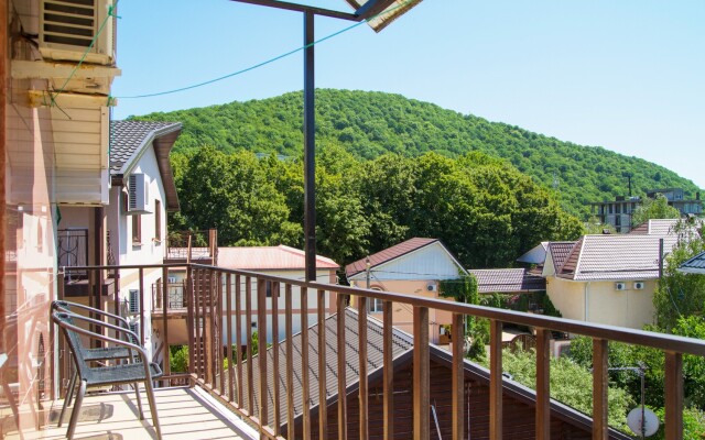 Tikh Hotel Guest House