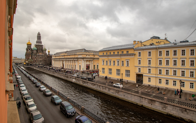 Near The Spilled Blood 2 Apartments