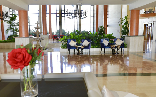 Grand Muthu Golf Plaza Hotel & Spa