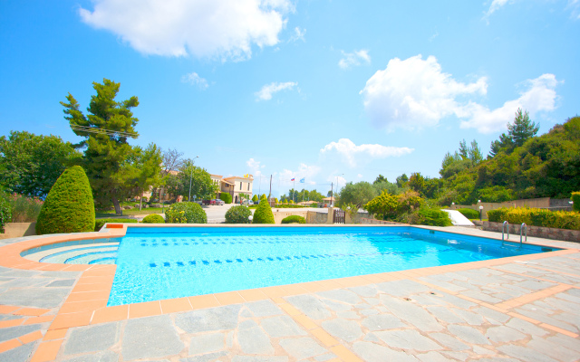 Bizmut Shared Pool Paliouri Villa