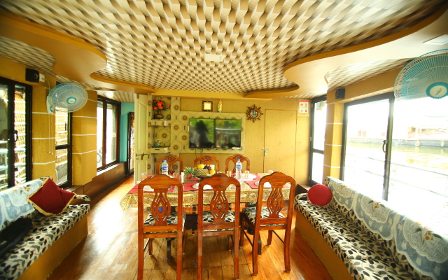 Sreekrishna 2 Bedroom Private Houseboat Hotel
