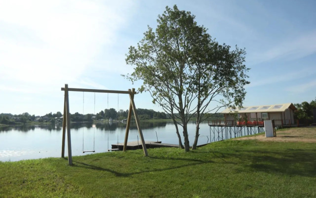 Глэмпинг Носороги